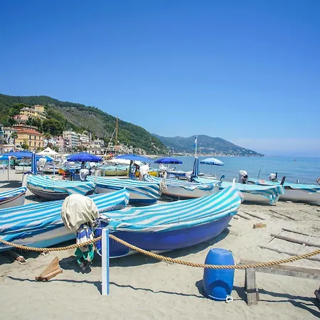 2 Bedroom Beautiful In Albenga