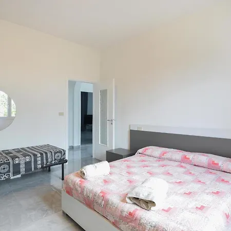 2 Bedroom Beautiful In Apartman Albenga
