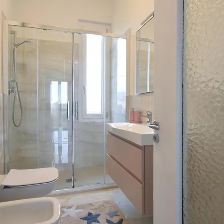 2 Bedroom Beautiful In * Albenga