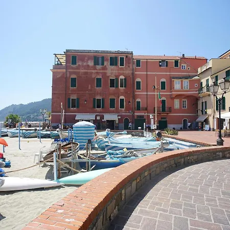 2 Bedroom Beautiful In * Albenga
